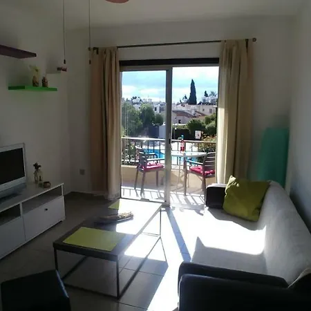 'chez Antoine' Pool-view 5min From Sea Paphos