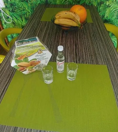 'chez Antoine' Pool-view 5min From Sea *