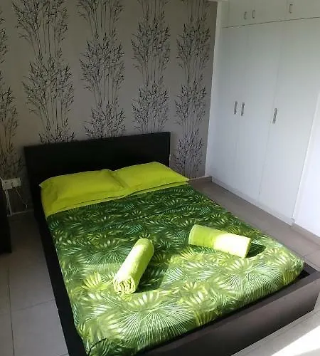 'chez Antoine' Pool-view 5min From Sea アパート